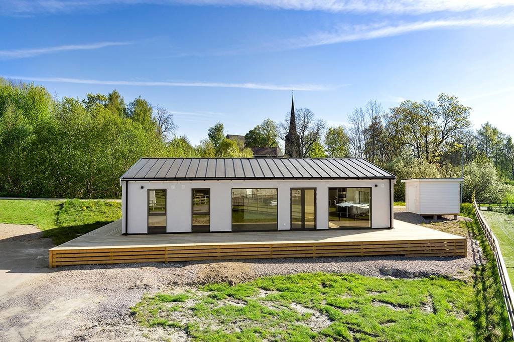 Bohemian Arc stenhus — fasad, riktigt foto